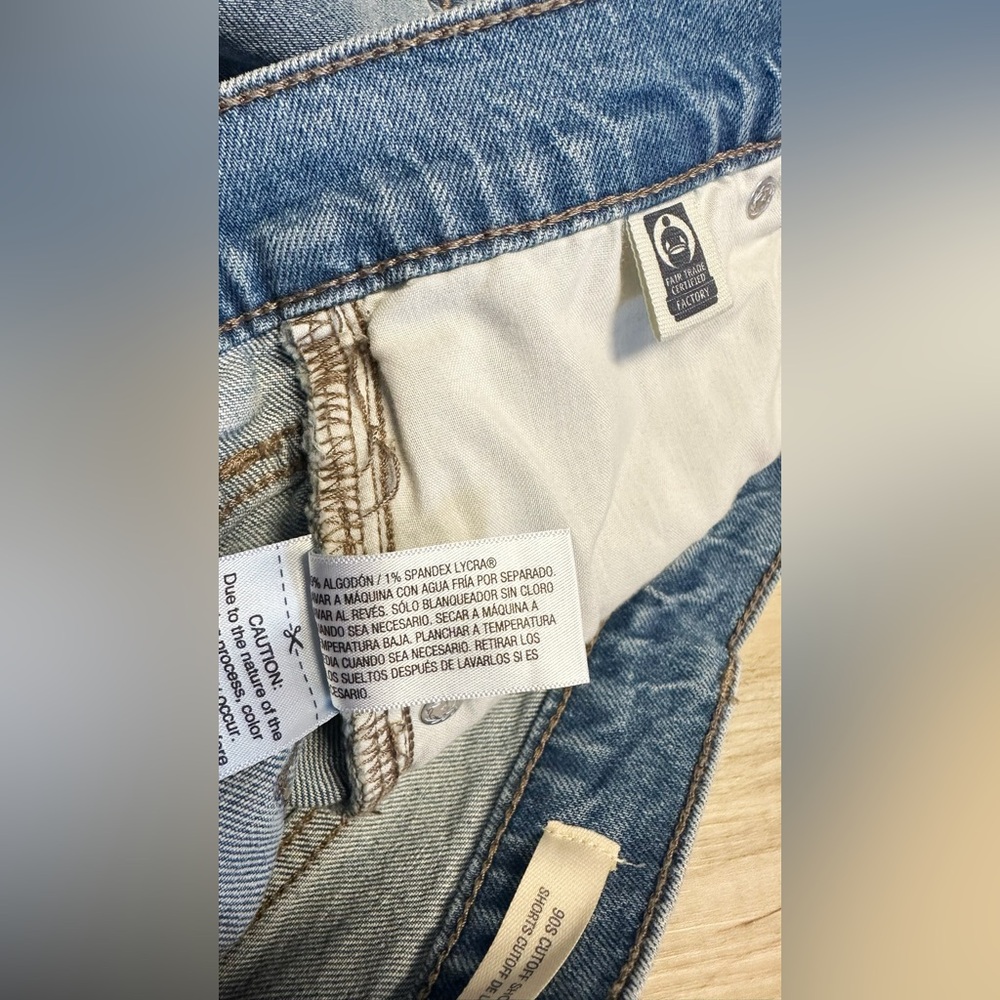 New Universal Thread Shorts - Picture 7 of 7